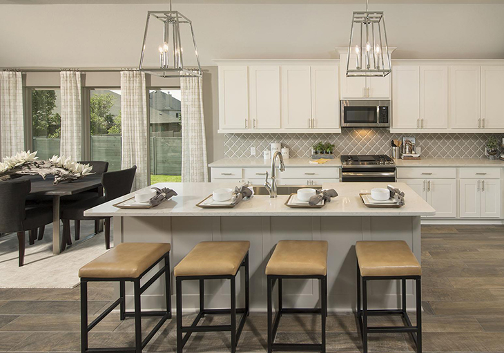 3 Kitchen Island Design Tips To Spruce, How Long Should A Kitchen Island Be For 3 Stools